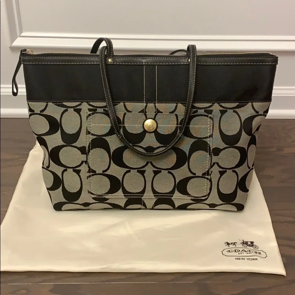 Coach Signature Handbag - Picture 1 of 15